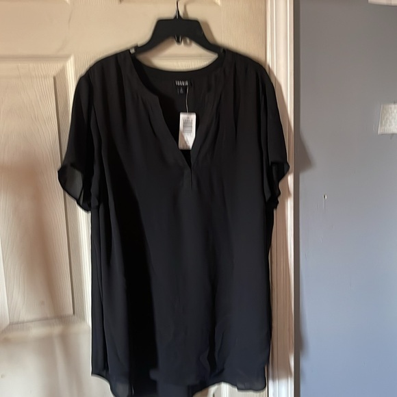 **SOLD**NWT 💕 Torrid Plus Short Sleeve Georgette Flutter Sleeve Pullover Blouse - Picture 6 of 6